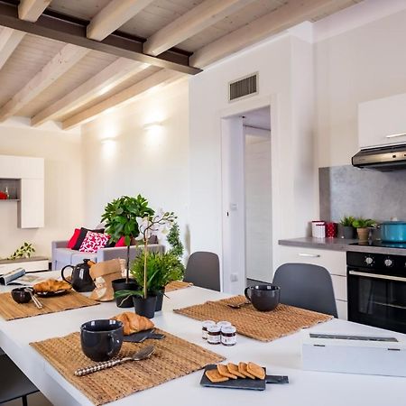 デセンツァーノ・デル・ガルダResidenza Gelsominoアパートメント エクステリア 写真