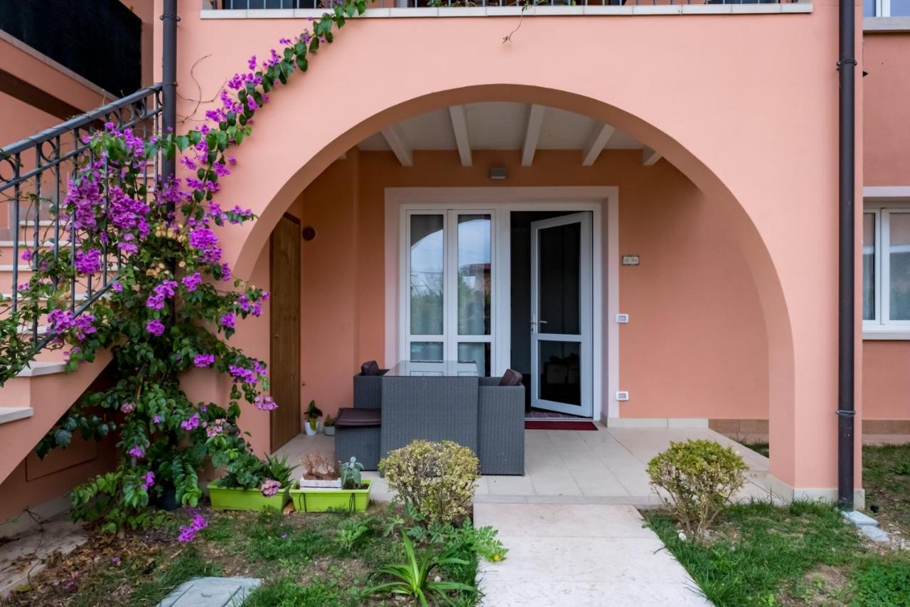 デセンツァーノ・デル・ガルダResidenza Gelsominoアパートメント エクステリア 写真
