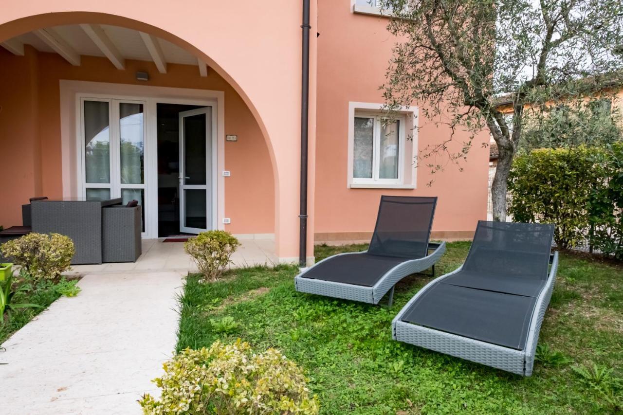 デセンツァーノ・デル・ガルダResidenza Gelsominoアパートメント エクステリア 写真
